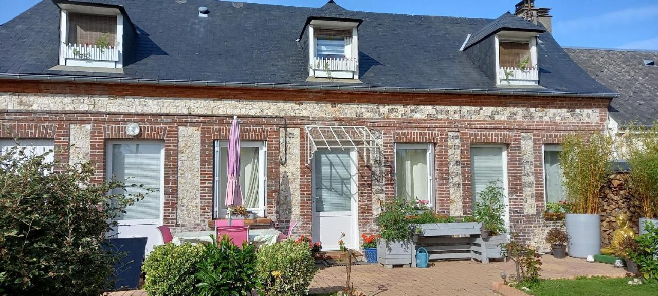 Le Jardin Des Poules Acomodação com café da manhã Thietreville Exterior foto